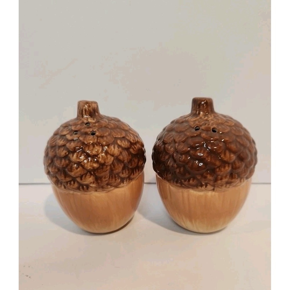 Set Of Ganz Bella Casa Acorn Salt and Pepper Shakers